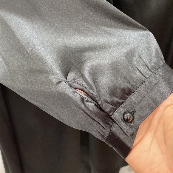 **NWT ** Silk Blouse With Tie-Neck 3/4 Sleeves - Picture 11 of 16